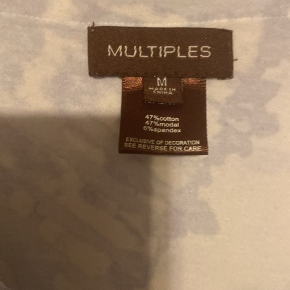 Multiple Short‎ Sleeve Top - Picture 4 of 6